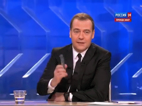 российский смартфон в руках Медведева ётафон
