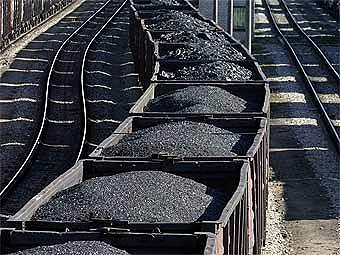 уголь в вагонах Федеральная антимонопольная служба РФ возбудила уголовное дело в отношении Распадской угольной компании ЕвразХолдинга и Северстали 